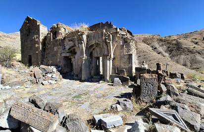 Армения Эрмон 12+