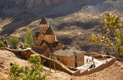 Армения Эрмон 12+